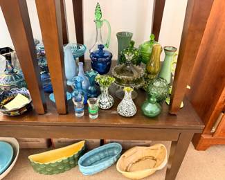 Red Wing Pottery, McCoy, Frankoma Pottery, Russel Wright, Fenton glass
• Hobnail glass
• Uranium glass
• Satin glass
• Colored art glass in blues, greens, amber, ruby & carnival tones
• Hand-blown decorative glass
• Candy dishes, compotes, pedestal bowls & covered dishes