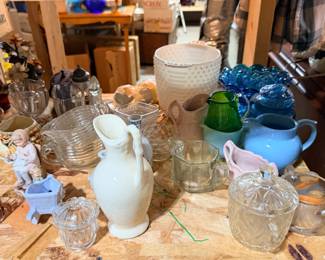 Fenton glass
• Hobnail glass
• Uranium glass
• Satin glass
• Colored art glass in blues, greens, amber, ruby & carnival tones
• Hand-blown decorative glass
• Candy dishes, compotes, pedestal bowls & covered dishes