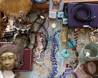Vintage jewelry - earrings, necklaces, rings and watches 
