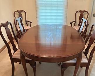 Pennsylvania House Dinning Table and 6 Chairs