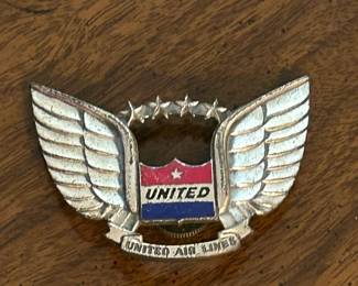 United Airlines 4-Star Pilot Hat Badge