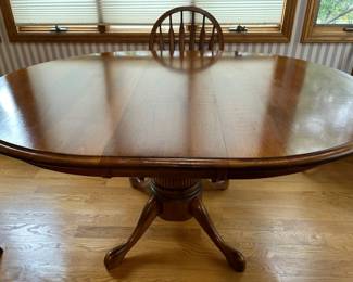 Ethan Allen Table and 6 Chairs