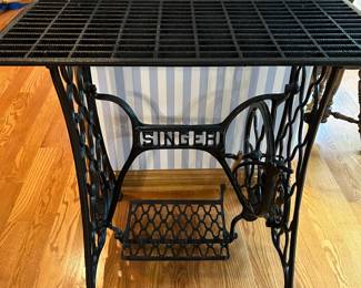 Singer Cast Iron Base Table
