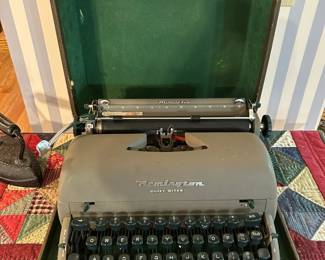 Remington Quiet-Riter Typewriter