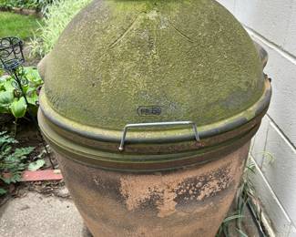 Fireclay Kamado Style Grill/Smoker