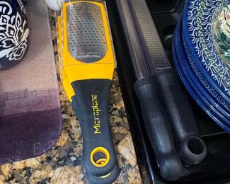 Microplane Premium Classic Grater - Yellow Handle