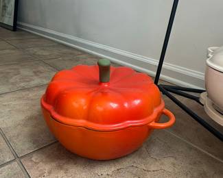 Technique 3 Qt. Pumpkin Casserole Dish with Trivet