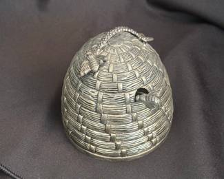 Beehive Honey Pot with Dipper