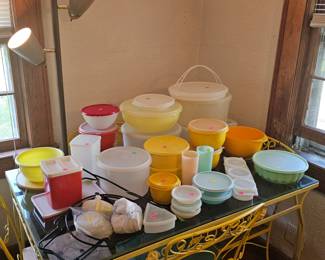 Tupperware 