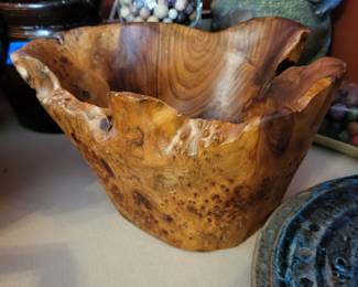 LOVELY WOOD BOWL