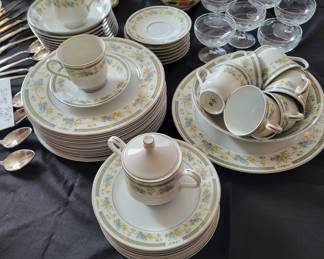 BARCLAY CHINA SET