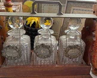 VODKA, GIN, BOURBON DECANTERS