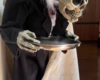 WOULD U LIKE SOME CANDY? BOOOOOOO.....