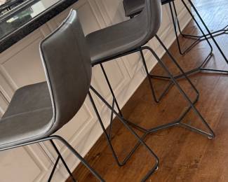 4 BAR STOOLS GREY LEATHER