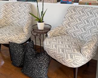 SWEET ACCENT CHAIRS