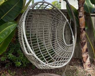 EGG CHAIR
