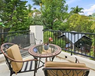 OUR OUTDOORS IS FANTASTIC - LIKE NEW