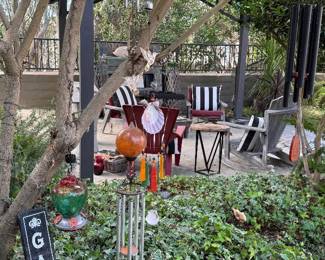 LOTS OF GARDEN DECOR