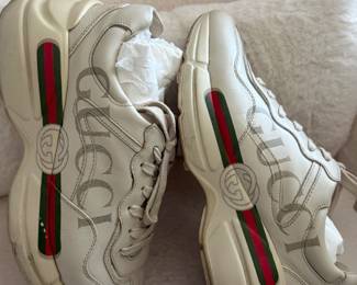 GUCCI SNEAKERS SIZE 8.5 