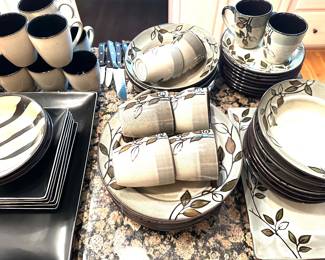  Pfaltzgraff Rustic Leaves stoneware