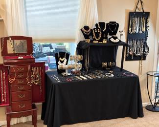 Large selection of jewelry 
