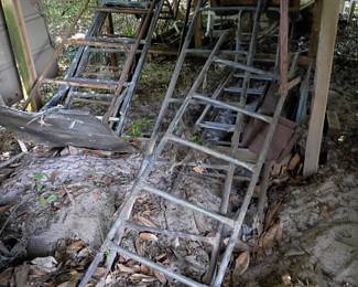 DEER / HUNTING STANDS. BE CAREFUL!