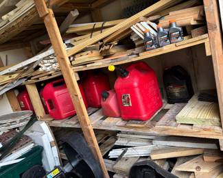 Gas cans with wooden pieces and parts 