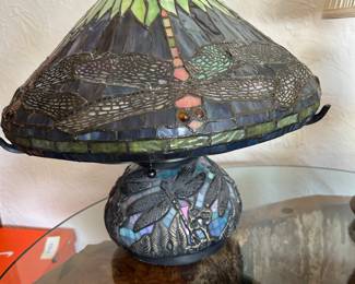 Tiffany style dragonfly table lamp
