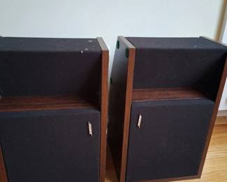 BOSE bookshelf speakers