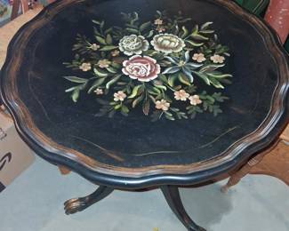 round pie side table