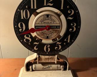 Vintage Everlife battery advertising novelty clock from Britain
