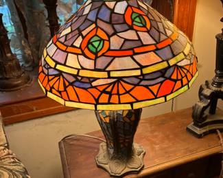 Vintage Tiffany style table lamp