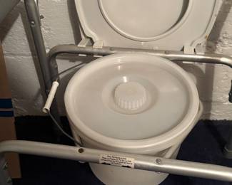 Bedside commode