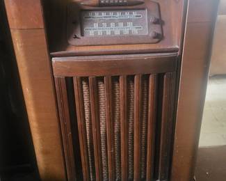 Antique Philco floor / console radio