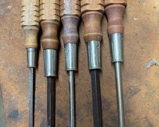 Garage screwdrivers