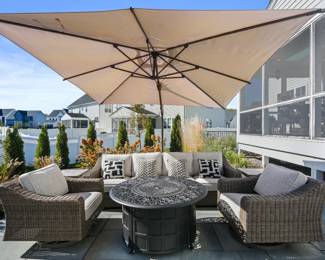 Outdoor SofaChairsEnd TablesUmbrella