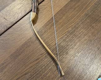 Sold Indiv. Traditional Wooden Recurve Bow with Laminated Riser
