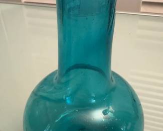 7.5 MidCentury Italian HandBlown Turquoise Glass Bud Vase