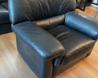 42x28x35 Classic Black Leather Armchair