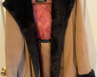 Size 6 Utex Classic Faux Fur Trimmed Hooded Coat with Paisley Lining