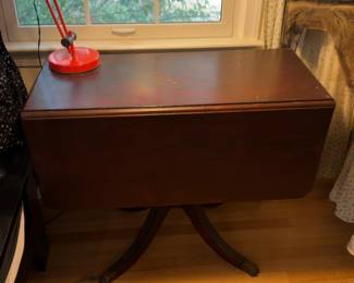 46x36x29 Vintage Drop Leaf Pedestal Table