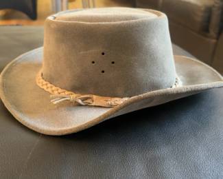 Ex. Large Blanctete Leather Products Ferrell Flat, S.A. Grey Suede Outback Style Cowboy Hat with Braided Band Made in South Australia