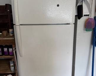 #91A - $220 - Frigidaire fridge / freezer