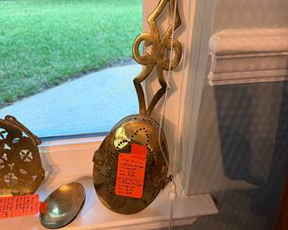#43 - $80 - British Brass antique warmer oval pierced 21x6
