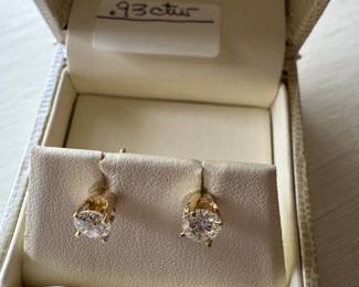 #3- $995- Earrings diam studs 0.93ct round on 14kt y. gold post - SI, VS