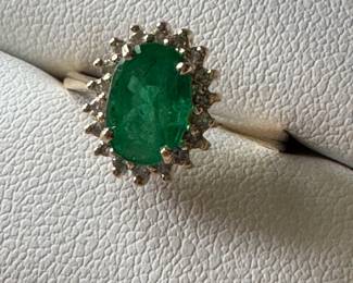 #60 - $750 -Ring 14kt y. gold emerald oval - sz 6 1/4 - 2.49gr