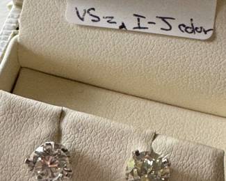 #4- $1450 - Earrings diam studs 1.40ct round on 14kt w. gold post - H-J color - VS2