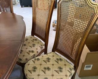 #33 - $1,000 - Thomasville Tuscany table satin seal (have phelt) 5'Lx46Wx29T inlaid with 2 leaves with 6 chairs 20x19x46 & 2 armchairs canjed backs (one small damage on one chair)