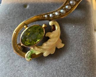 #19- $420 - Brooch/pendant 14kt y. gold - 3.1gr
