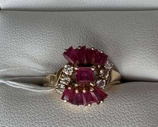 #7- $650 -Ring y.gold & Ruby & Diam sz 6 - 3.5 gr